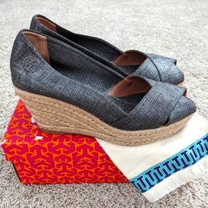 Tory Burch Shimmer Pewter Filipa Wedge Espadrille Sandal Size 9.5
